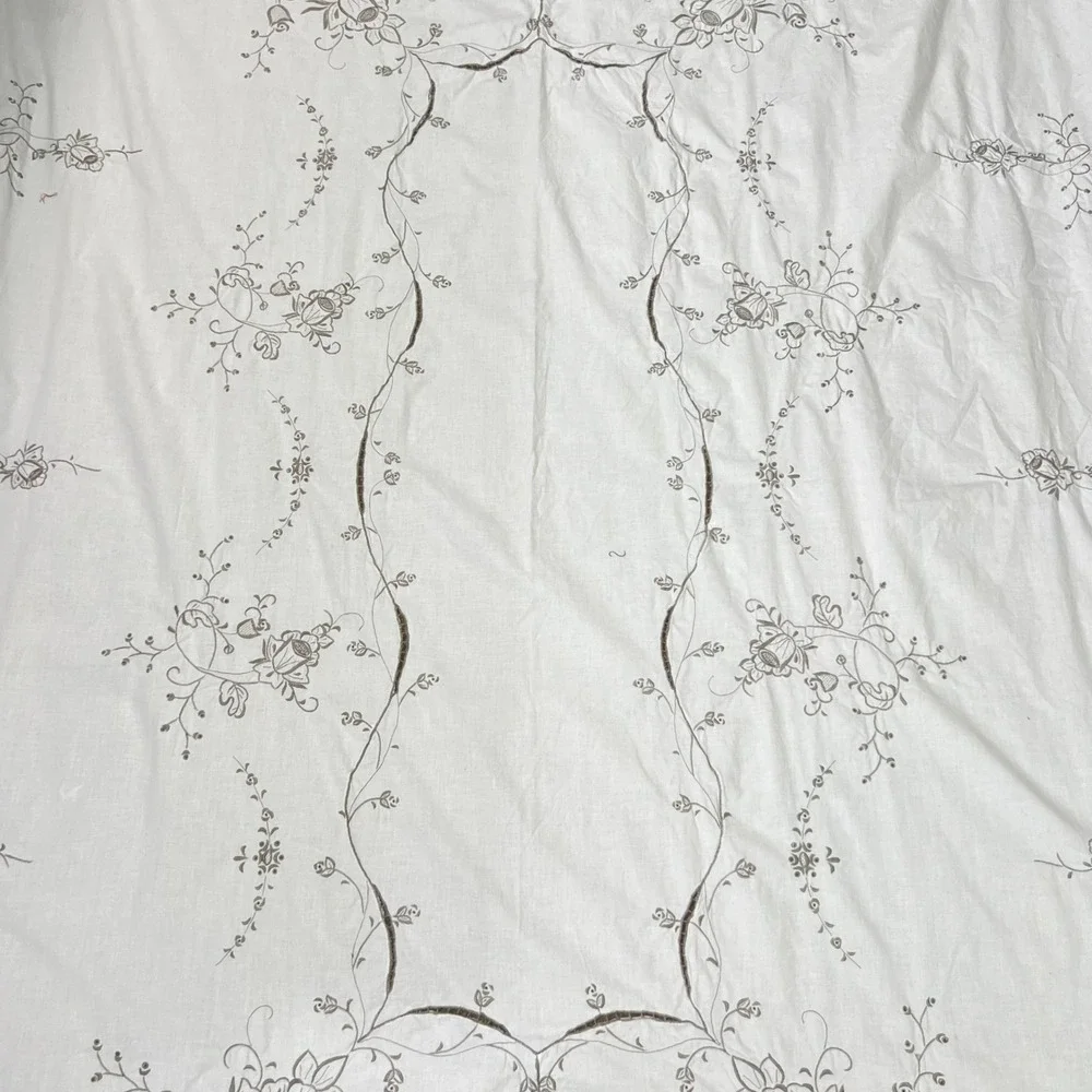 Vintage Antique Hand Embroidered White Linen Tablecloth Scalloped Cutwork Floral